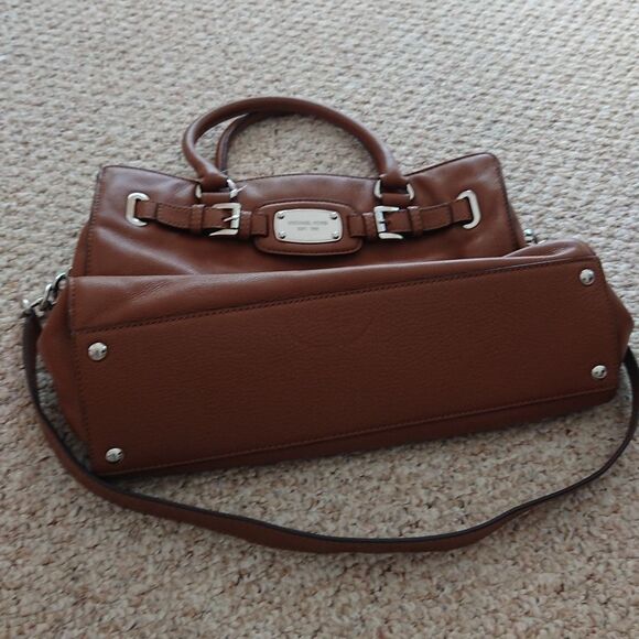 Michael Michael Kors Hamilton East West tote - in brown color - Picture 7 of 13